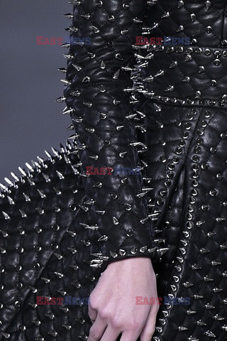 Balmain details details