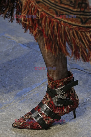 Etro details