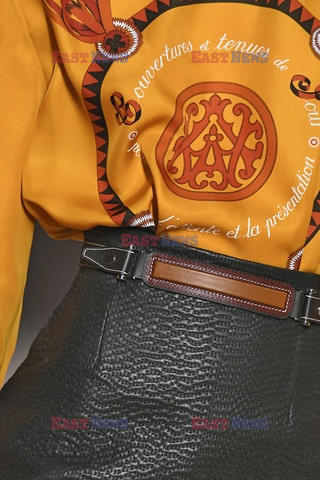 Hermes details details