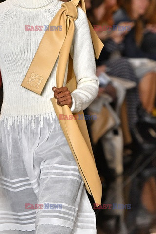 Loewe details details