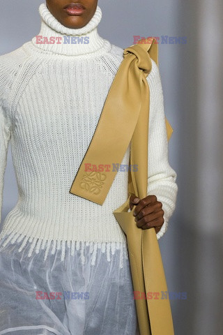 Loewe details details