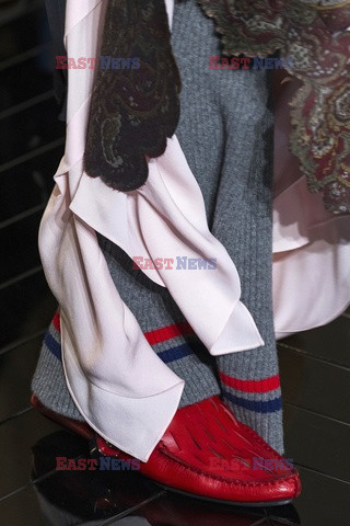 Loewe details details