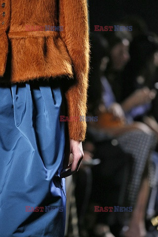 Rochas details details