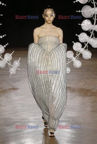 Iris Van Herpen LB