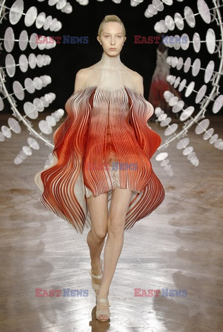 Iris Van Herpen LB