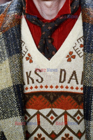 Daks Details