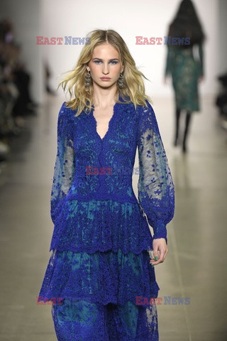 Tadashi Shoji