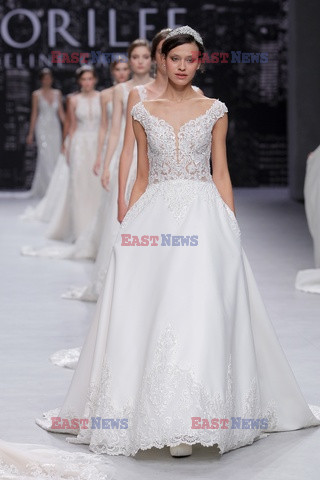 Barcelona, Mori Lee