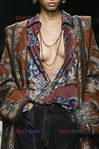 Etro details