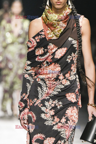 Etro details