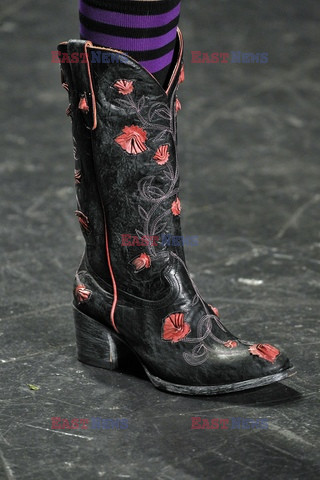 Anna Sui details