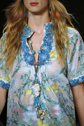 Anna Sui details