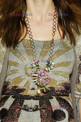 Anna Sui details