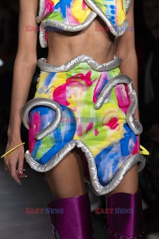 Jeremy Scott details detale