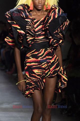 Jeremy Scott details detale