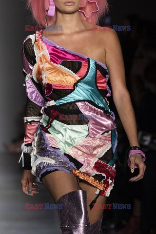 Jeremy Scott details detale