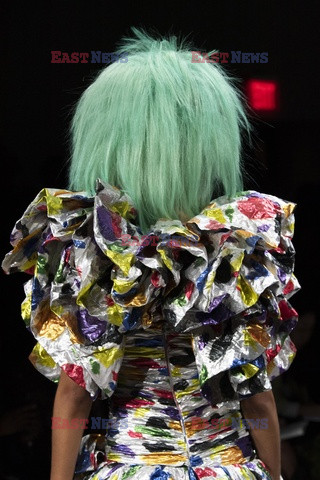 Jeremy Scott details detale