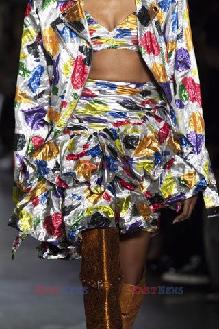 Jeremy Scott details detale