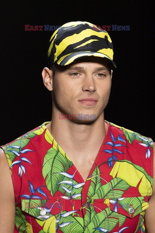 Jeremy Scott details detale