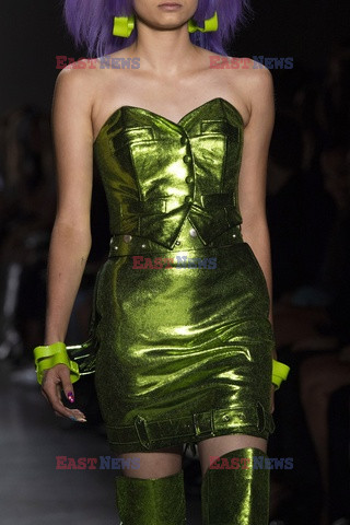 Jeremy Scott details detale