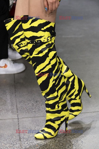 Jeremy Scott details detale