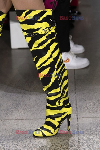 Jeremy Scott details detale