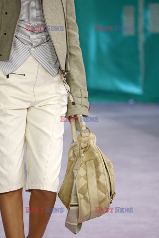 Burberry details detale