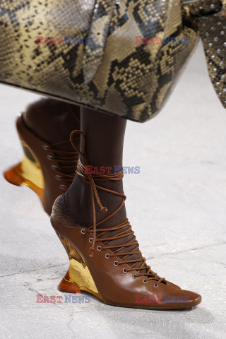 Dries van Noten details detale