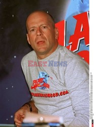 BRUCE WILLIS Z CHLOPCEM NA PLANIE FILMOWYM "THE KIDIN LOS ANGELES"