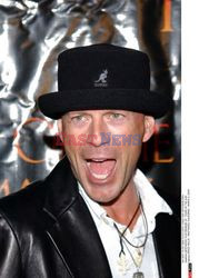 BRUCE WILLIS Z CHLOPCEM NA PLANIE FILMOWYM "THE KIDIN LOS ANGELES"