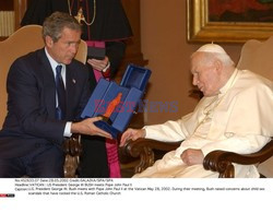 G. W. BUSH W LETNIEJ REZYDENCJI PAPIEZA