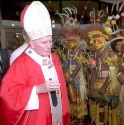 JAN PAWEL II W PAPUI NOWEJ GWINEI