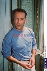 BRUCE WILLIS Z CHLOPCEM NA PLANIE FILMOWYM "THE KIDIN LOS ANGELES"