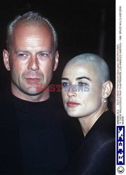 BRUCE WILLIS Z CHLOPCEM NA PLANIE FILMOWYM "THE KIDIN LOS ANGELES"