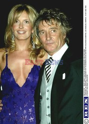 ROD STEWART I RACHEL HUNTER ODBIERAJA DZIECI ZE SZKOLY