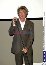 ROD STEWART I RACHEL HUNTER ODBIERAJA DZIECI ZE SZKOLY