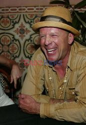 BRUCE WILLIS Z CHLOPCEM NA PLANIE FILMOWYM "THE KIDIN LOS ANGELES"