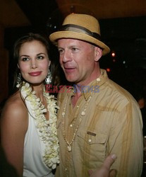 BRUCE WILLIS Z CHLOPCEM NA PLANIE FILMOWYM "THE KIDIN LOS ANGELES"