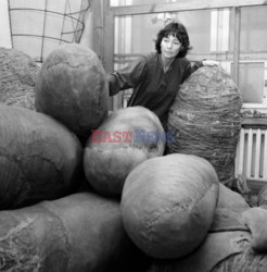 Magdalena Abakanowicz i jej rzeźby