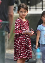 Katie Holmes uczy Suri jazdy na rowerze