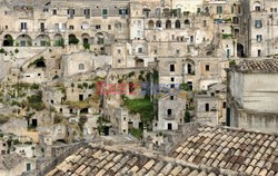 W grotach Sassi di Matera - Madame Figaro