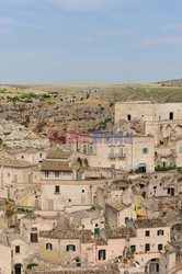 W grotach Sassi di Matera - Madame Figaro