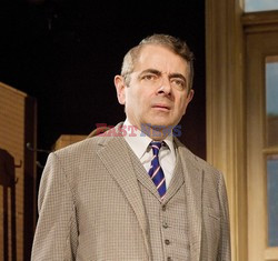 Rowan Atkinson w sztuce teatralnej Quartermaine's Terms 