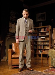 Rowan Atkinson w sztuce teatralnej Quartermaine's Terms 