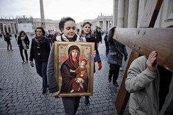 Papież Benedykt XVI zapowiedział swoją abdykację