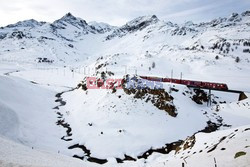 Pociągiem po szwajcarskich Alpach - Le Figaro Magazine