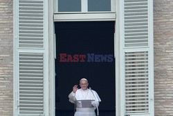 Pope Francis leads his first Angelus prayer 