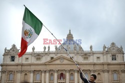 Pope Francis leads his first Angelus prayer 