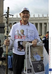 Pope Francis leads his first Angelus prayer 