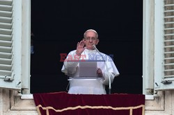 Pope Francis leads his first Angelus prayer 